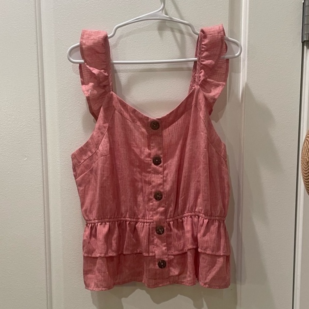 NEW… Madison & Berkeley Flutter Sleeve Button Down Ruffle Top